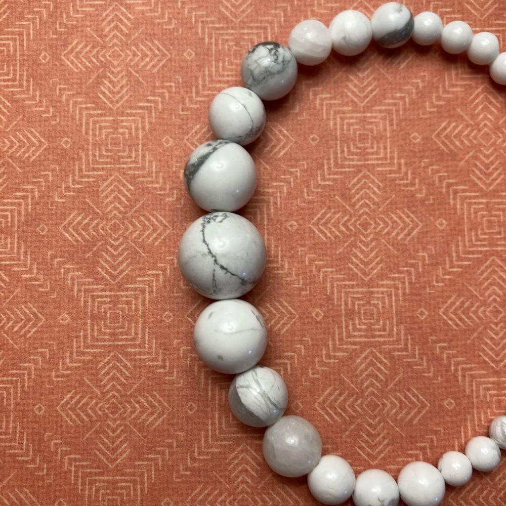 Howlite Bracelet with Extender - Picture 3 of 3